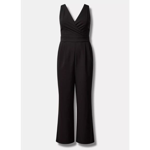 Torrid Women's Plus Size Deep Black Studio Refined Surplice Jumpsuit Size 26 New - Picture 1 of 7